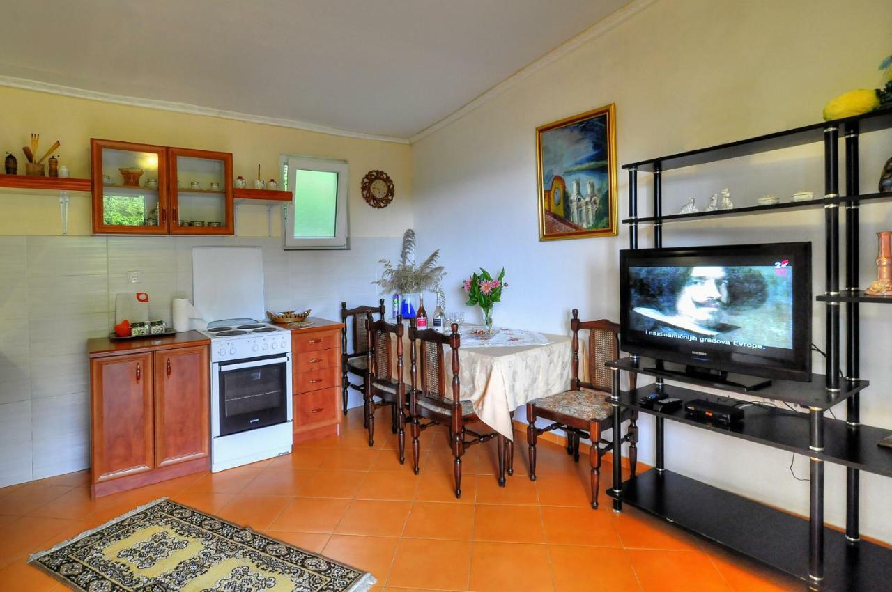 Apartments Banicevic Тиват Экстерьер фото